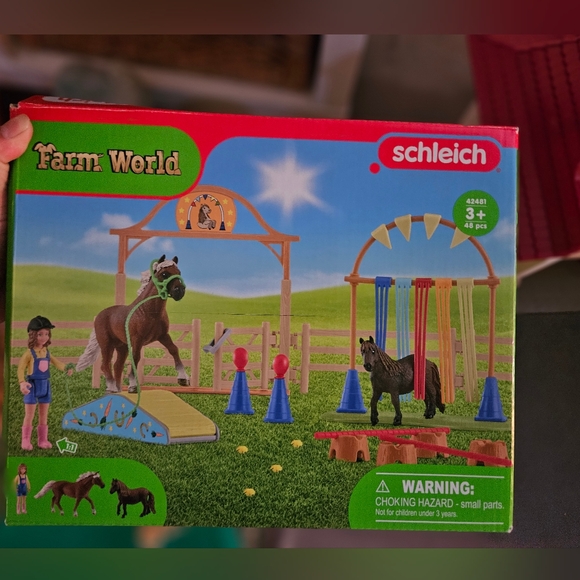 Schleich Pony Agility Training Set - Picture 2 of 2